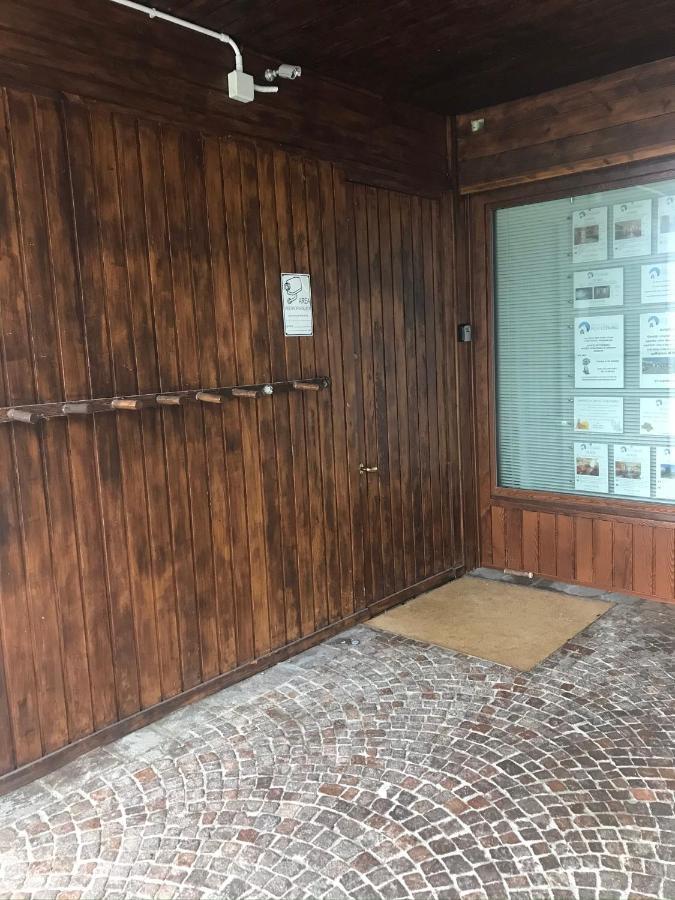 Condominio Circus Бройл-Червиня Екстериор снимка